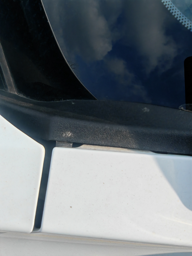 A柱下面塑料件问题有去处理过的车友吗？能修好吗？