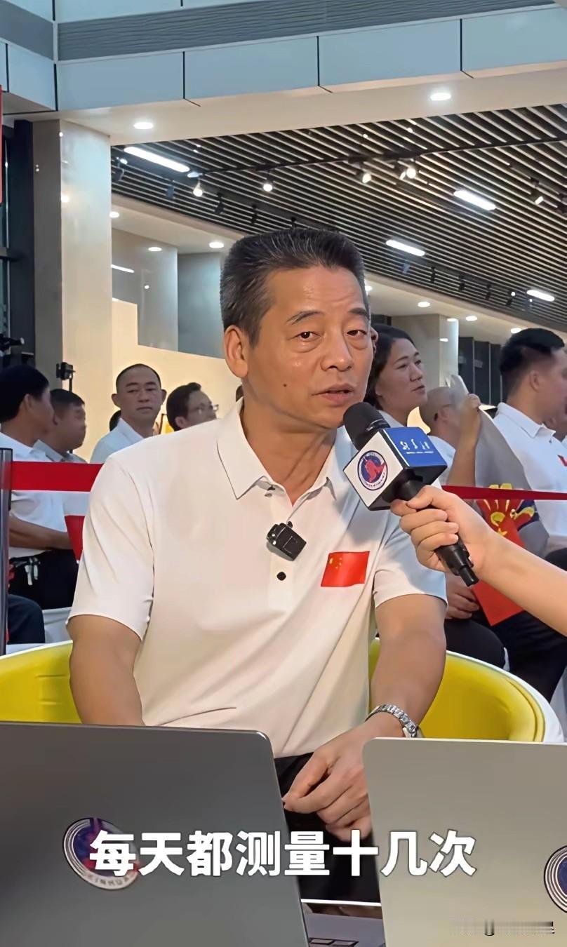 明天上午11点，全红婵将迎来远离跳水赛场后的182天后的复出首战，晚上19点，她