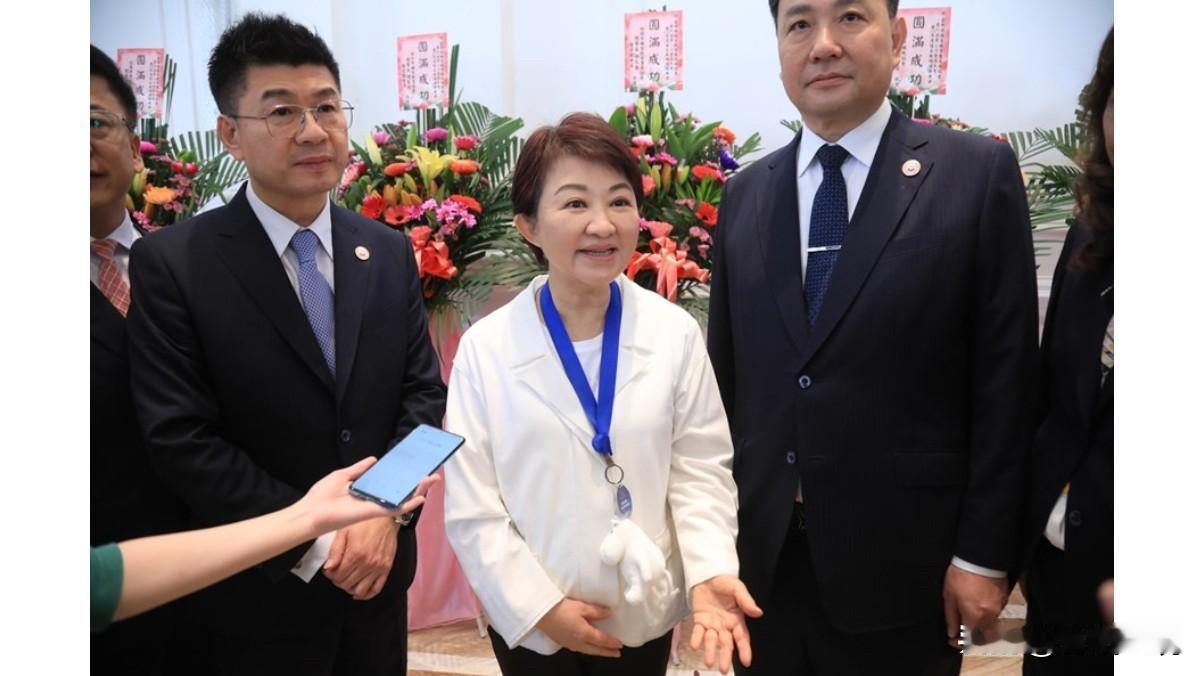 最新民调：卢秀燕施政满意度64.6%根据今天（26日）公布的《美丽岛电子报》