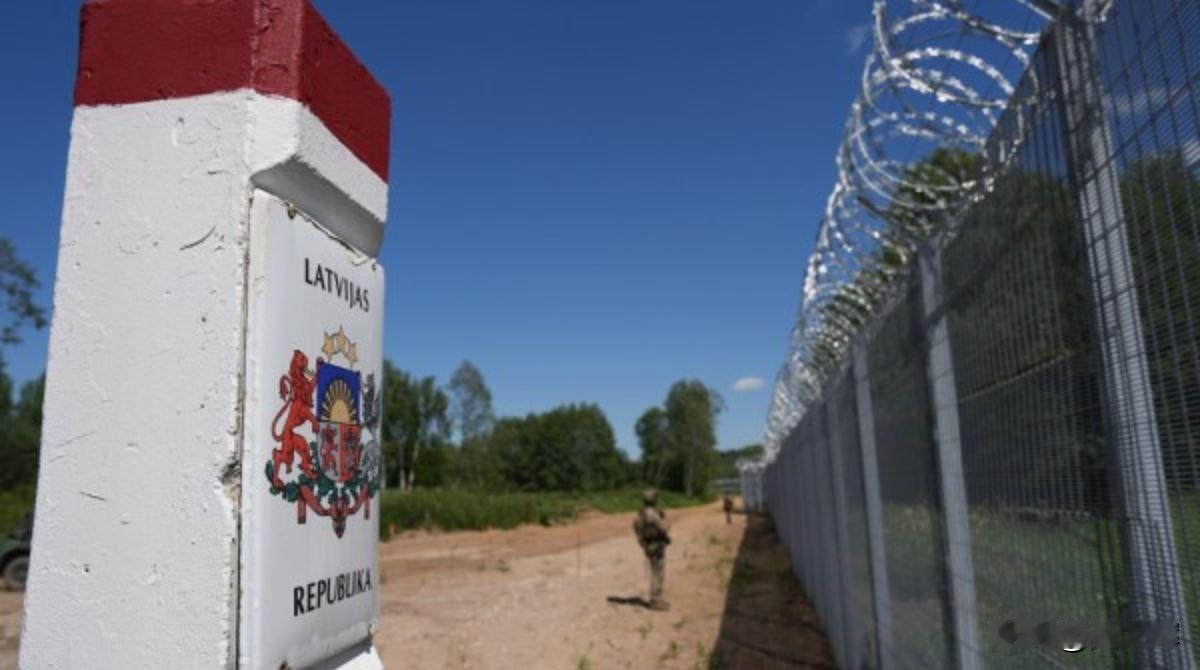 拉脱维亚已完成与俄罗斯边境隔离设施的主体修建工作12月30日，拉脱维亚启用