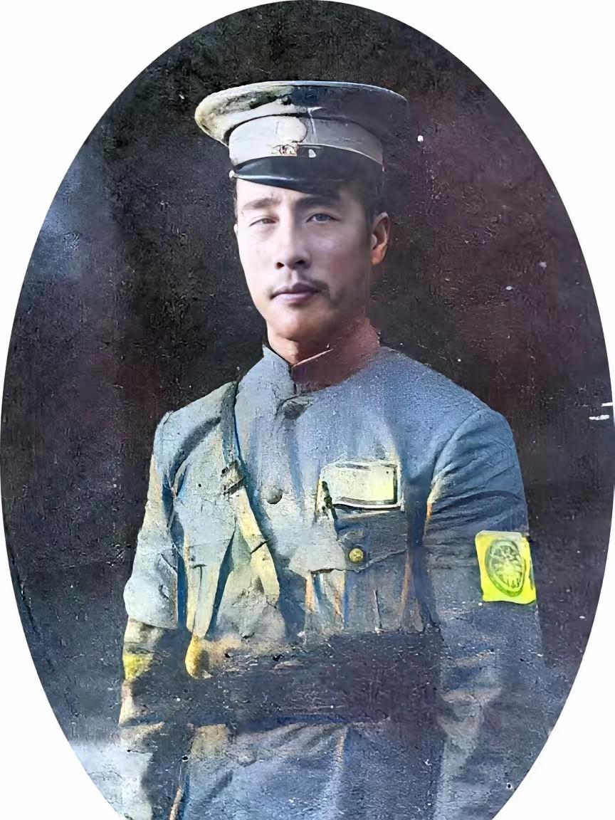 1938年1月24日，韩复榘在武昌被枪决，头部中弹，事后老蒋训斥戴笠：“你的手下