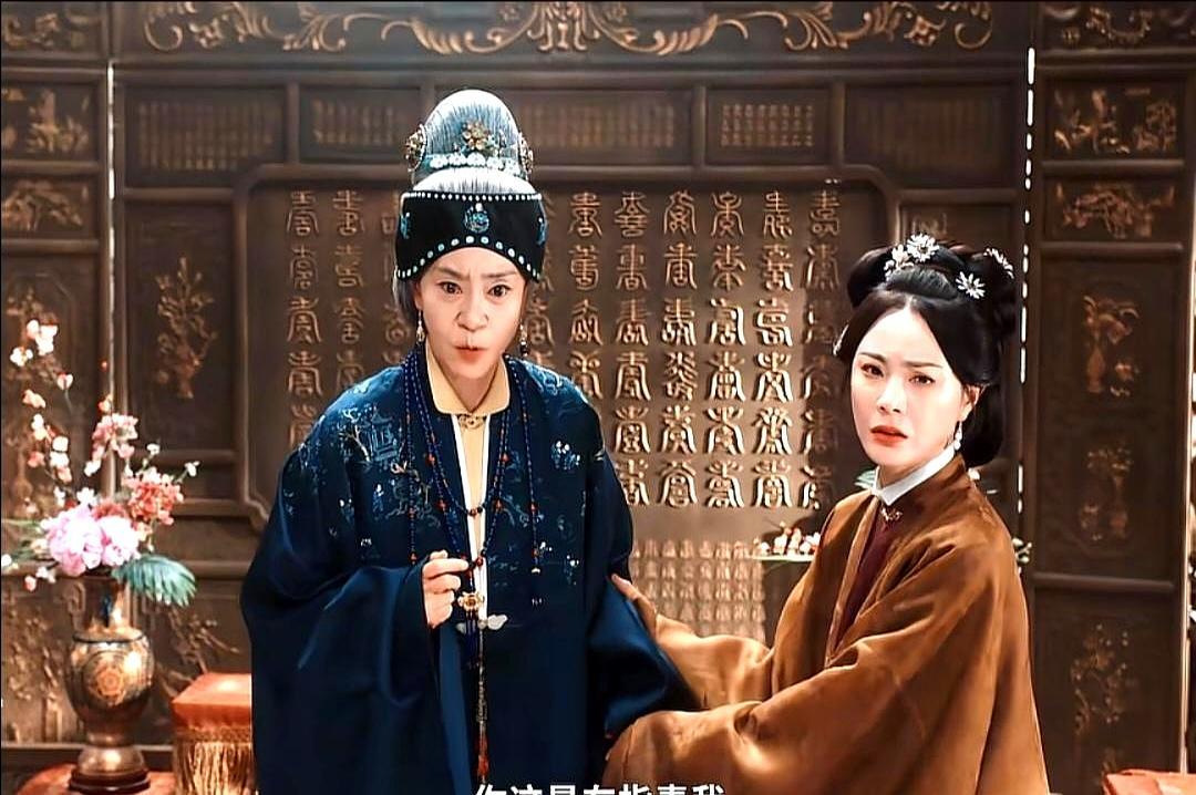 荣家祖母挑女婿，两次翻车，翻得啪啪响。第一次，自己看走眼，被官家少爷偷走茶