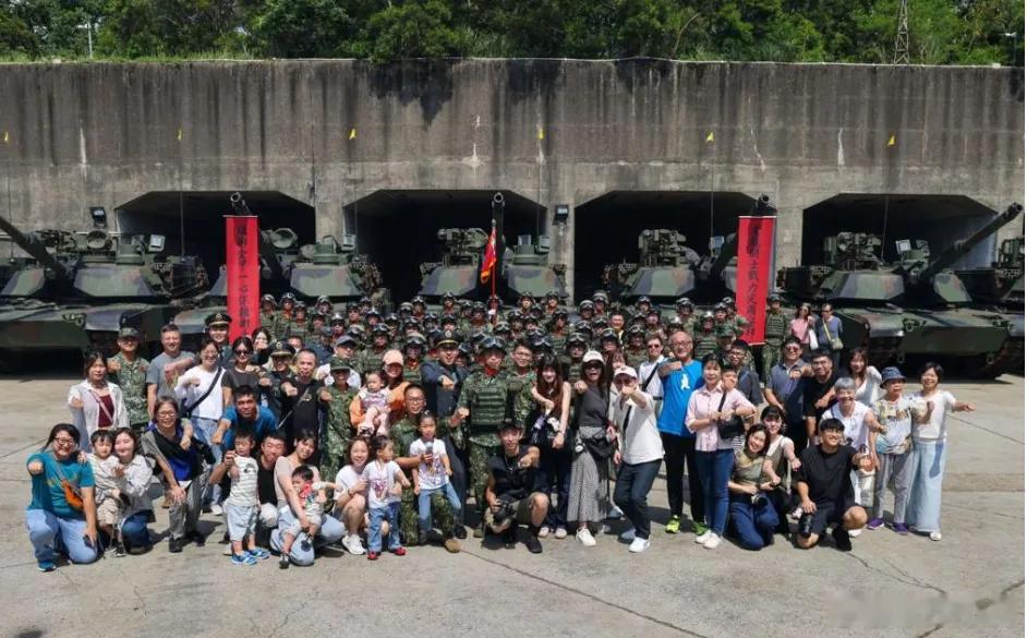 🐸第3个M1A2T坦克作战部队完成换装台独7月3日桃园市龟山区金龙营区，举行第