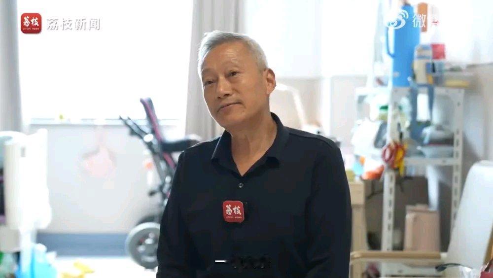 “他是我们家的参天大树！”外孙患病只剩18个月，特效药70万一针，外公悉心照顾“