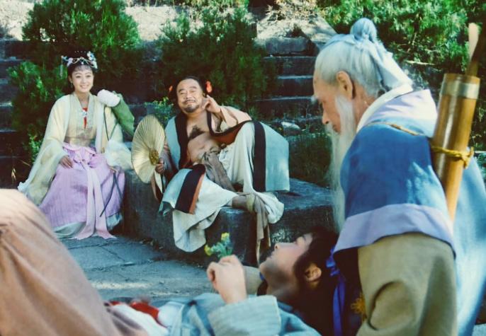 明明都是演“八仙”，以前的八仙一眼区分，现在的八仙全靠“猜”1985年那部老