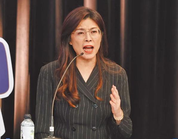 国民党这盘棋，越来越有意思了！外面都在传卢秀燕是2028年的王牌，但牌桌上真正稳