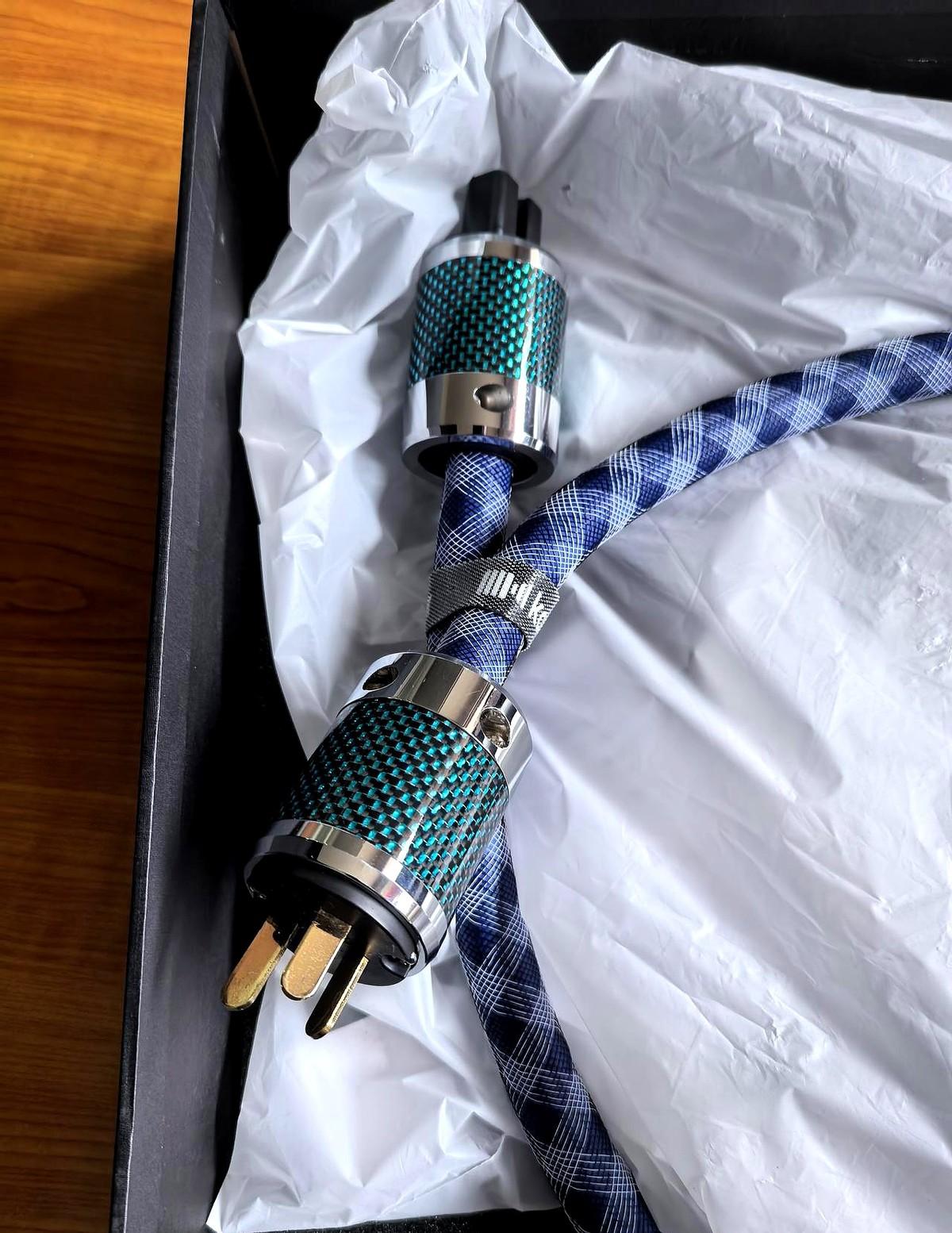 开博尔这个牌子起初是做线的。我玩过他家几十块的信号线，觉得蛮有性价比的。开博