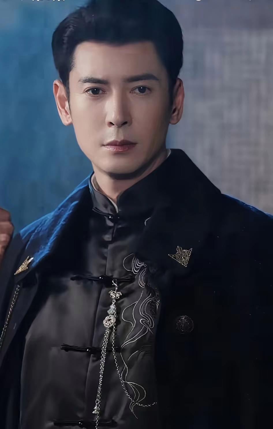 果然，还是年轻的身子才让人馋。帅哥韩栋演短剧好像上瘾了，一部接着一部。年龄是上了