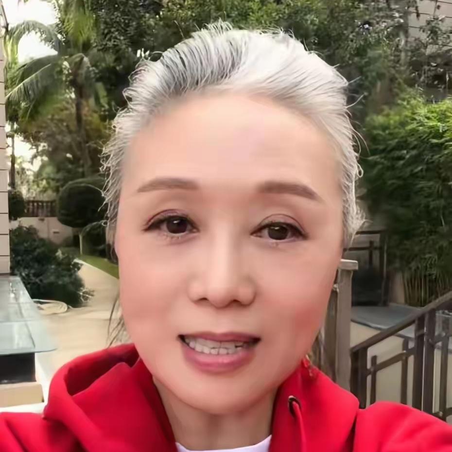 大年初一，吴琼突然发视频告诉粉丝们一个秘密，她那小15岁的丈夫阮巡高低不让她把白