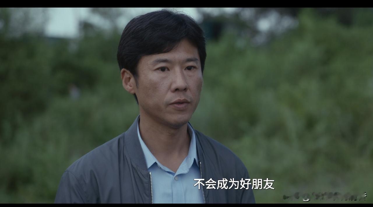 我觉得目前热播的电视剧《低智商犯罪》就非常好看，该剧跳出传统刑侦套路，用轻松幽默