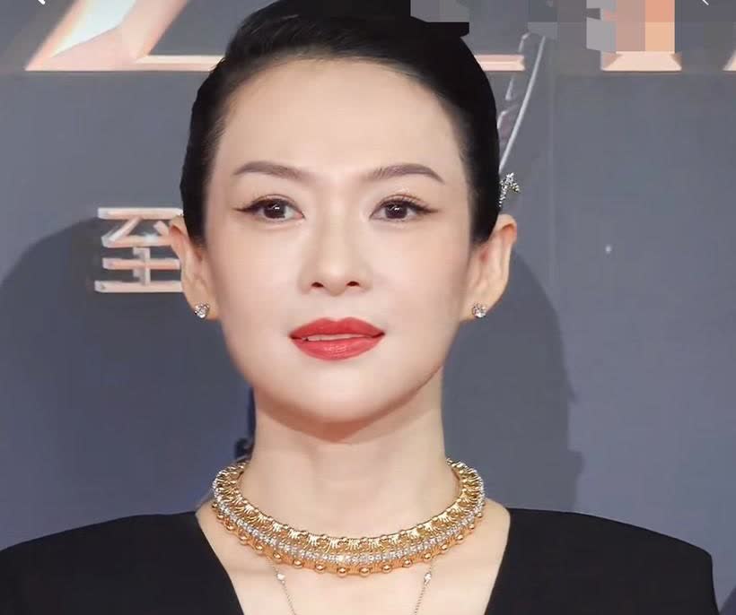 一个人的嘴巴或许会说谎但眼神可一点都欺骗不了人…章子怡这次参加微博电