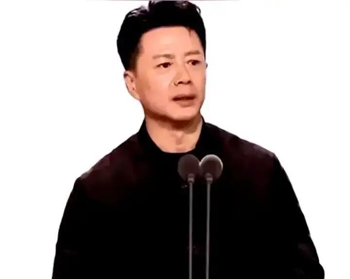 二十万。连借条都没打。2008年王宝强把钱转给段奕宏时，银行卡短信可能是他唯