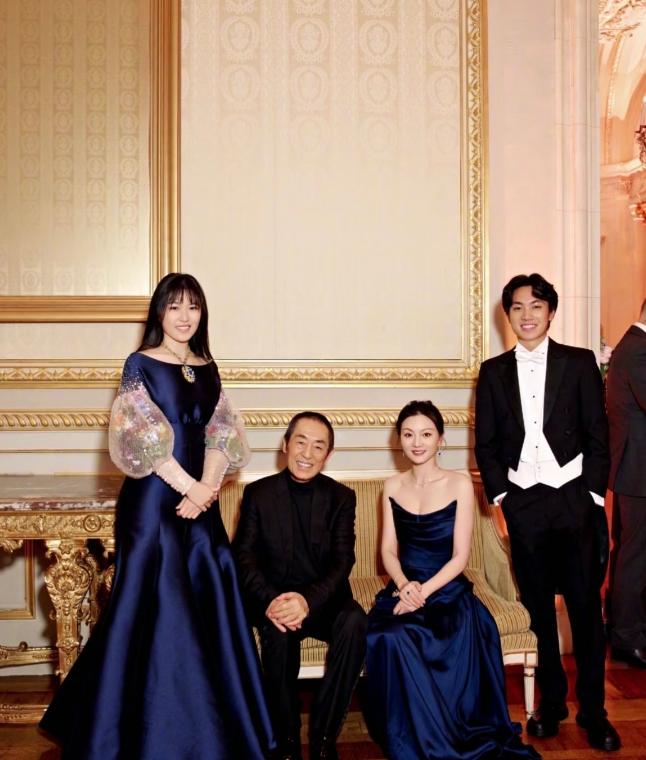 导演张艺谋，不查不知道，一查吓一跳！原来，他的现任老婆陈婷和自己的大女儿