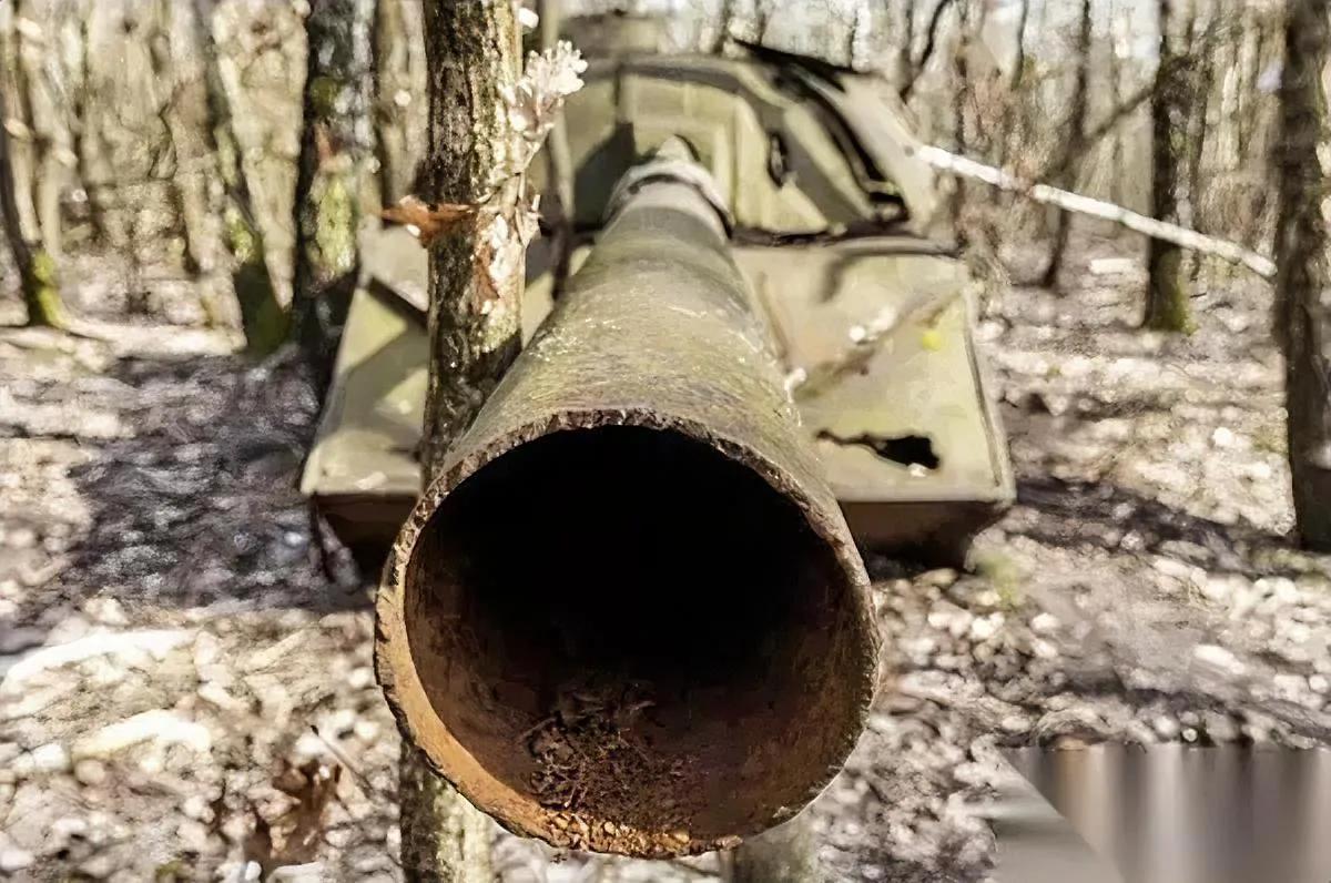 买坦克拆出200万英镑金条？这事儿真发生在英国。一个坦克爱好者的修复现场，撬