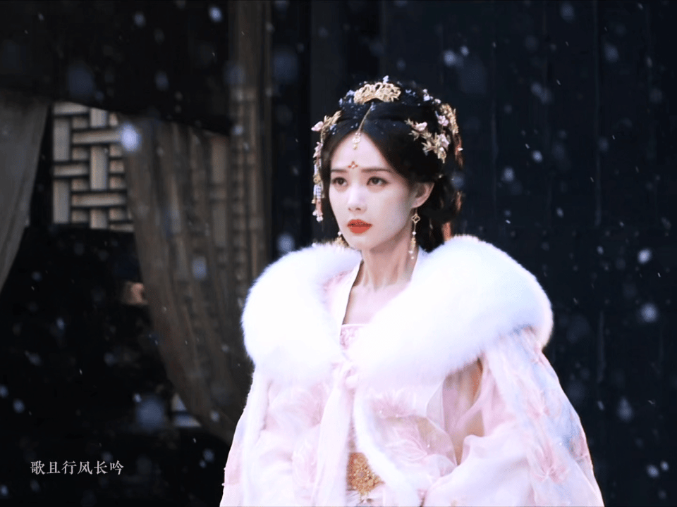 李一桐好美书卷一梦你有这么美的宋一梦去到话本里当爽文女主…李一桐演技灵动​