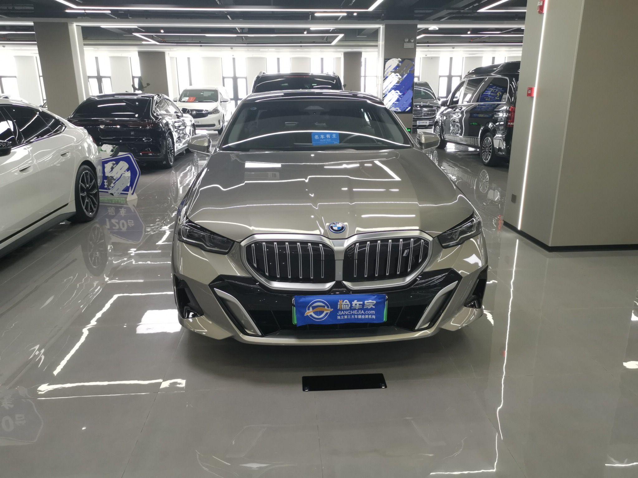 宝马纯电车刚上市就去买，结果一年时间亏了20万，这就是尝鲜的代价！