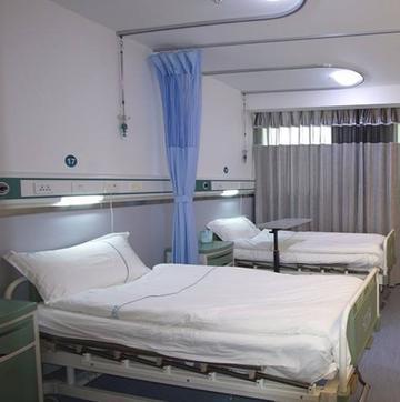 河南一房东生病住院，租客买了15元的香蕉去看望他，谁料，房东却说：房租不用给了。