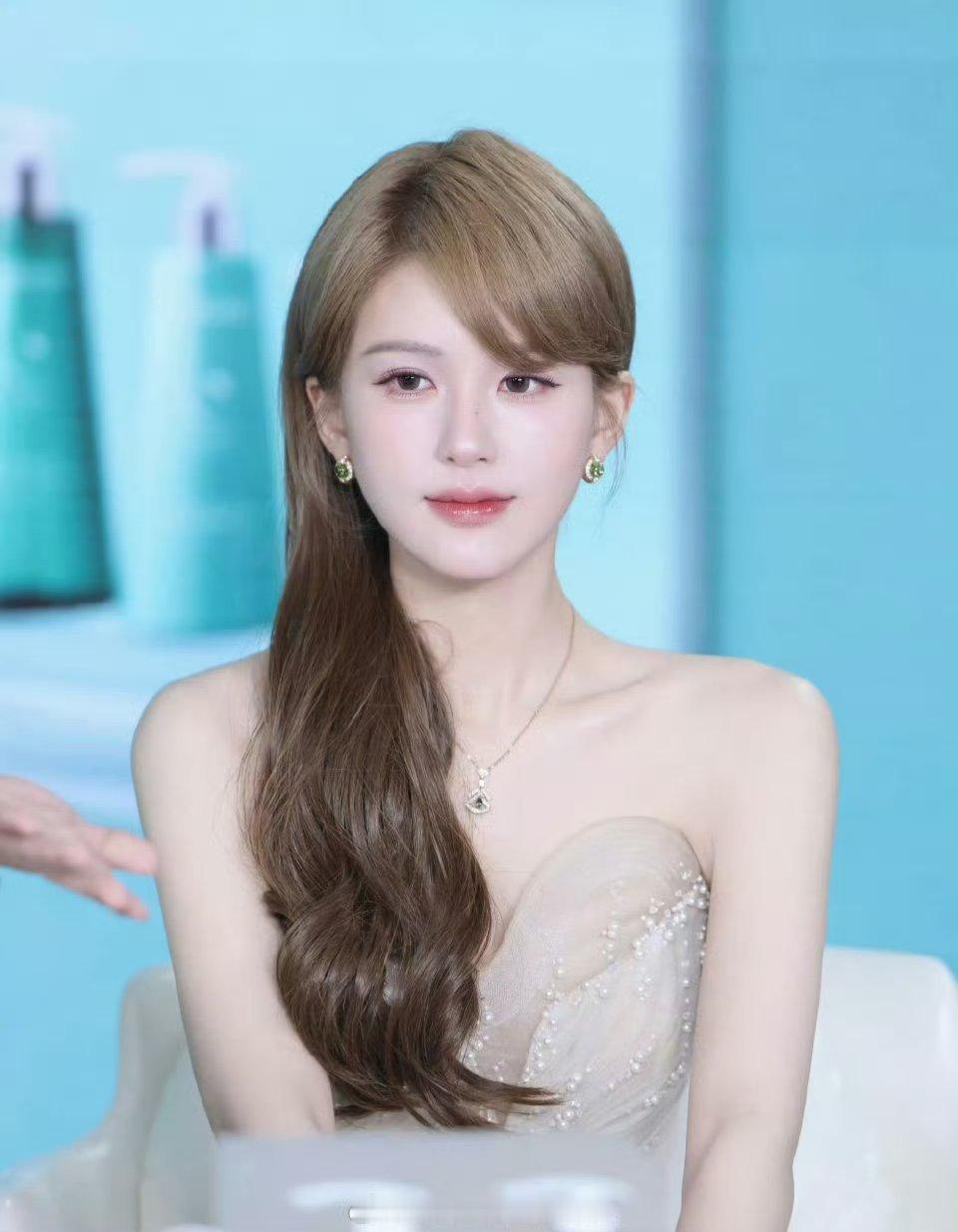 赵露思鞠婧祎白鹿孟子义都要去参加星光大赏四大美女同台好期待