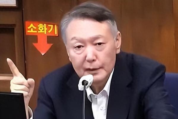 惊天秘闻被突然曝出，“亲手枪毙”震动法庭，大势已去的尹锡悦，面如死灰！202