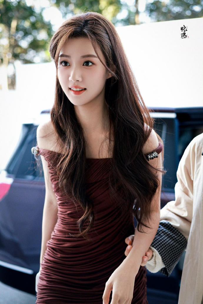 卢昱晓，有颜有身材，这谁看了不迷糊！