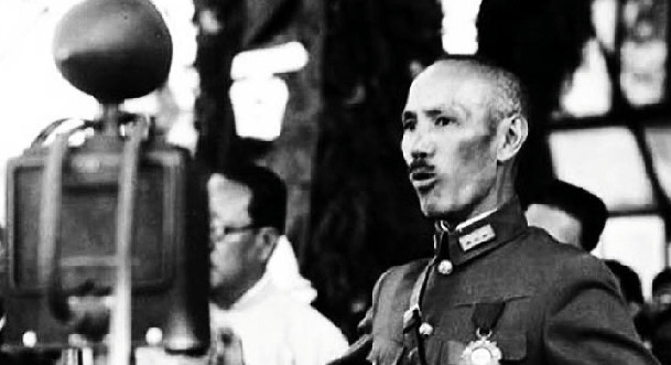 1935年，蒋介石听闻峨眉山上，有一位得道高僧算命特别准备，于是便问道：“我以后