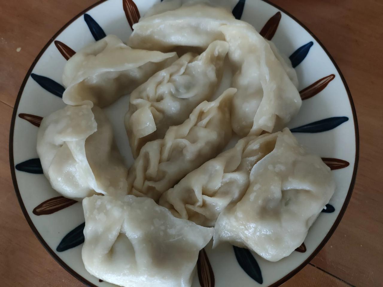 中午就把一天的正餐吃了，不敢多吃，怕不舒服，因为我已经鼓足了勇气，下午去根管治