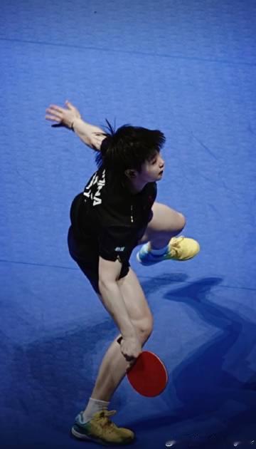 孙颖莎上半年参加了6项赛事，除了重庆冠军赛输给蒯曼止步8强，其他均收获...