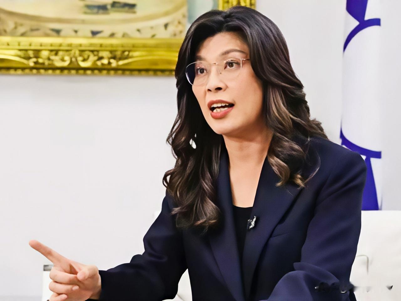 蔡正元被判刑，郑丽文破例爆粗口。蔡正元因所谓“三中案”被判，即国民党中影、中