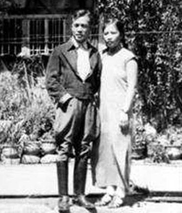 27岁国军将领陈尔晋，怀疑妻子出轨，偷偷尾随跟踪妻子，怎料，妻子突然转身：“跟我