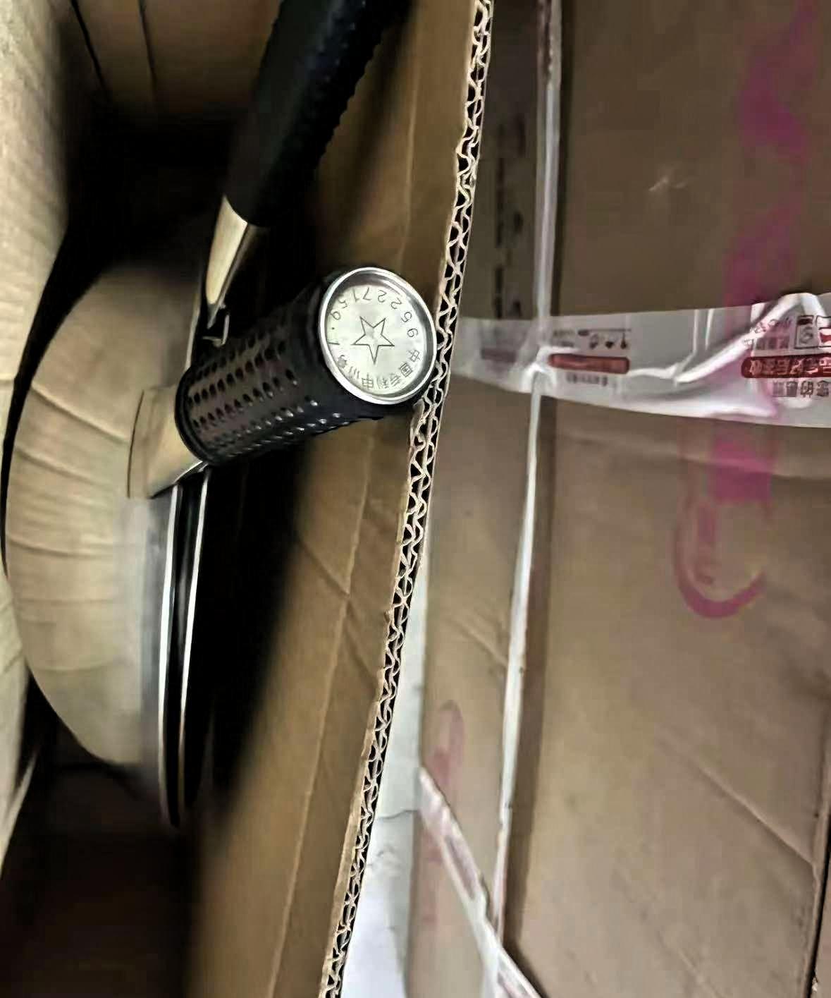 好消息,瑞安铁锅厂准备重新打锅了,厂长说,厂子这些年没关门,只是不做锅了,改产