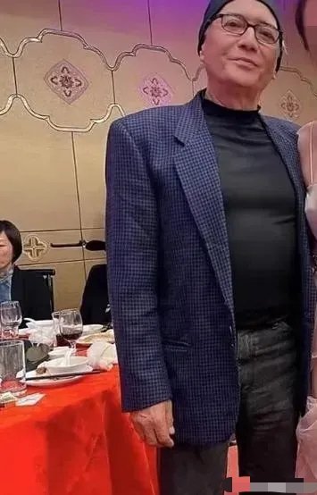 昔日亚洲第一美男尊龙近况曝光，优雅老去尽显从容近日，一组尊龙的近照在网络流传，曾