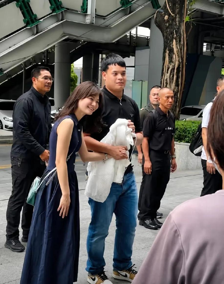 想不到吧，提帮功小王子居然谈恋爱了！原来他喜欢的类型是日本甜妹子这挂的，他还向路