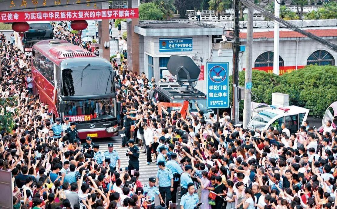 2026高考正式开锣！毛坦厂万人送考刷屏，今年考生真的太幸福了6月7日，20