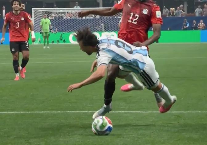 法国裁判给阿根廷打了样，阿根廷裁判会不会有来有往？FIFA官宣：法国vs摩洛
