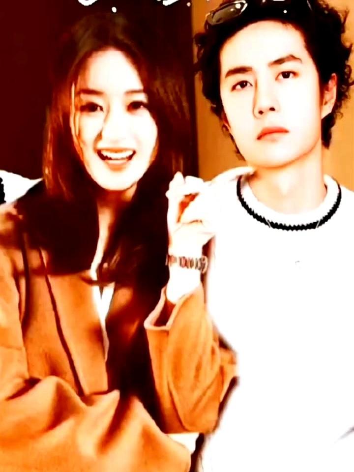 金鹰奖后台，赵丽颖正跟前辈热聊，很自然地就把身旁的王一博介绍给大佬。镜头拉近，他