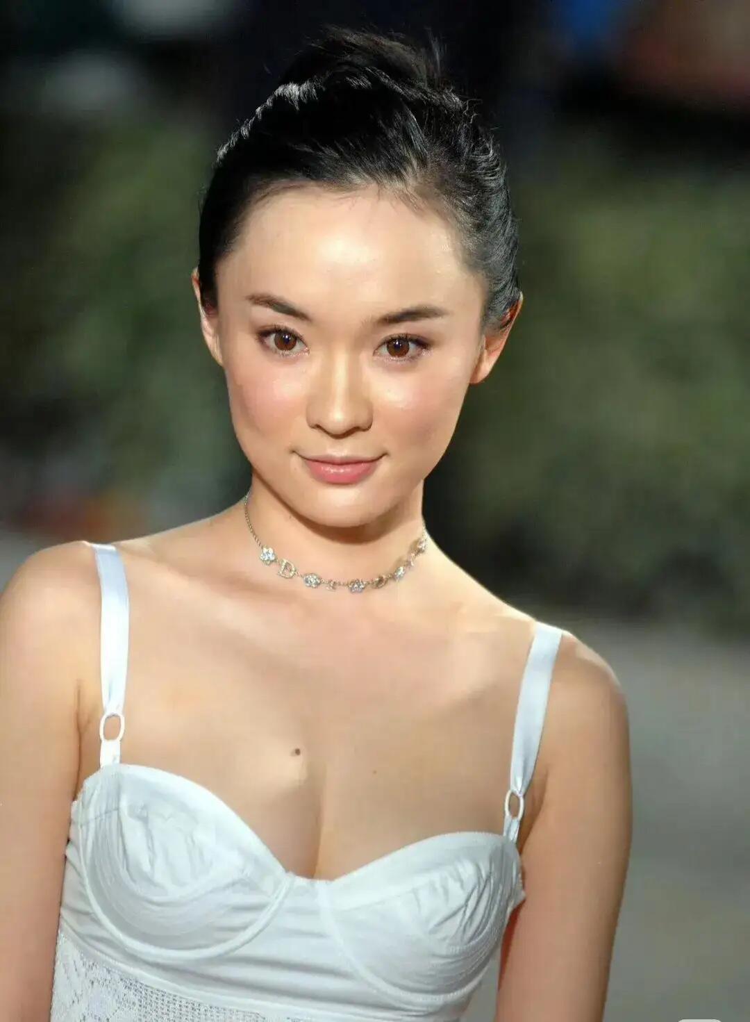 怀念那个时候的红毯，都是原肤色！