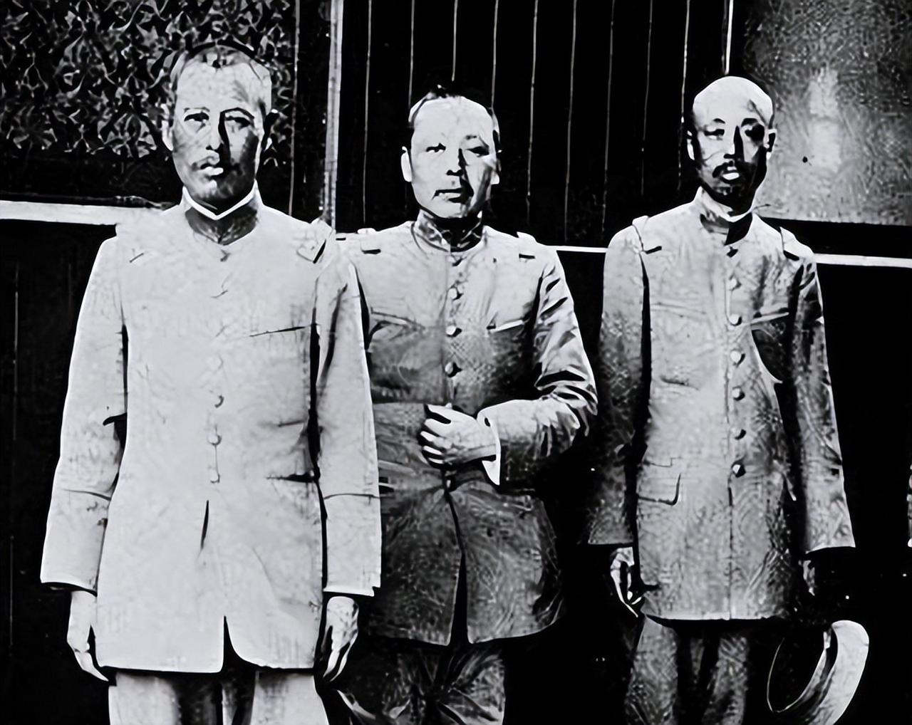 1924年，第二次直奉战争爆发，直系军阀首领吴佩孚自任为讨逆军总司令后，他当着外