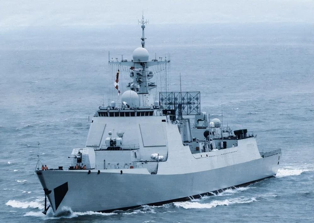 5艘小型055密集入列？美媒：配备鹰击21打航母，性能超全部对手？052D还能