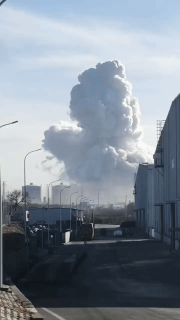 太令人揪心了，今天（1月18日）下午，内蒙古包头市的包钢厂区发生了一起爆炸事故。