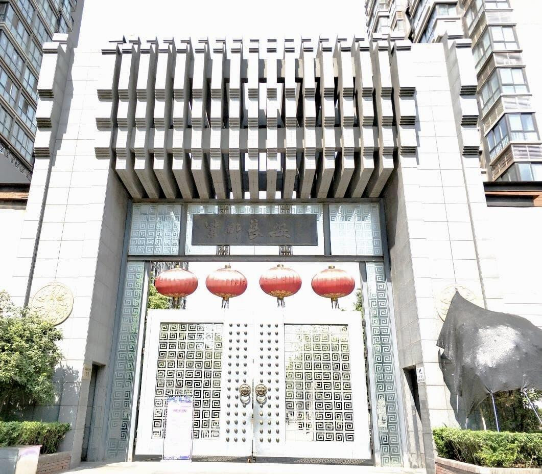 #西安电梯井身亡小区曾曝严重隐患#【1人在电梯井身亡的西安小区：今年曾发现部分电