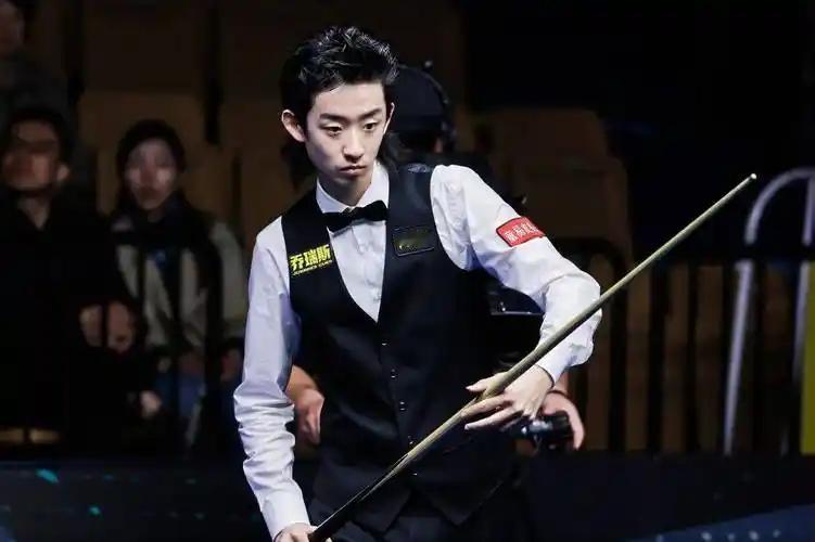 斯诺克球员锦标赛今日开打，吴宜泽和肖国栋率先出战单赛季排名前16位的球员获得