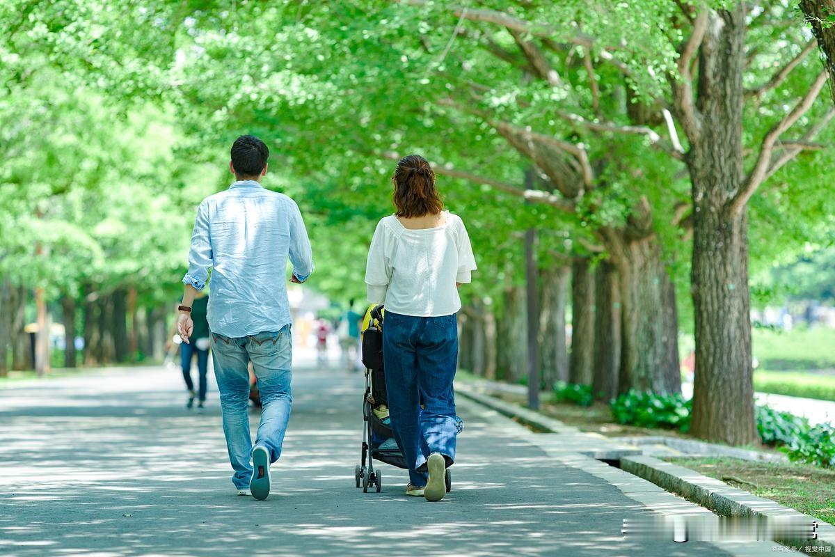 1.如果小腿上肉多，我们就要多走动；2.如果屁股上肉多，我们就多踮脚；3