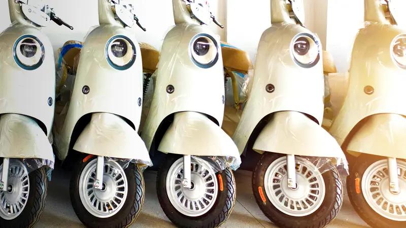 新国标电动车真能更安全便利吗？我看悬。以前电动车那叫一个香，速度快、能载人、有