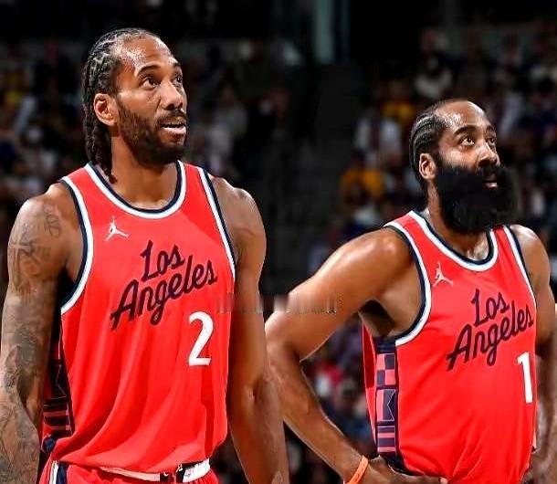 快船8胜21负西部垫底，居然连着赢了湖人和火箭。别光看小卡爆砍41分，那是他