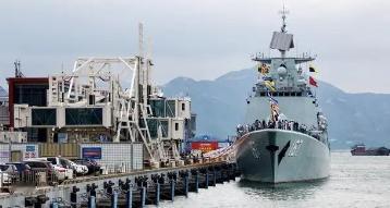 越南是第八个军舰穿越台湾海峡的国家，也是东南亚国家的第一个。而越南给出的理由是，