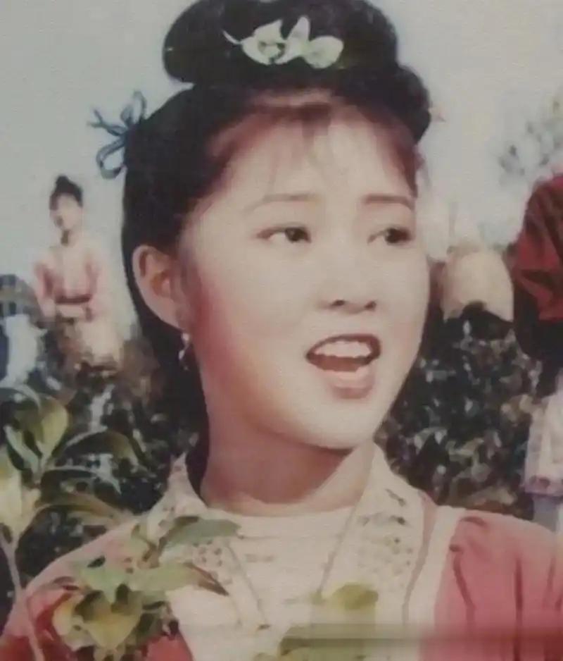 谁也不曾想到，八十年代火遍江汉大地、凭借一曲山歌圈粉无数的“舞台刘三姐”，会成为