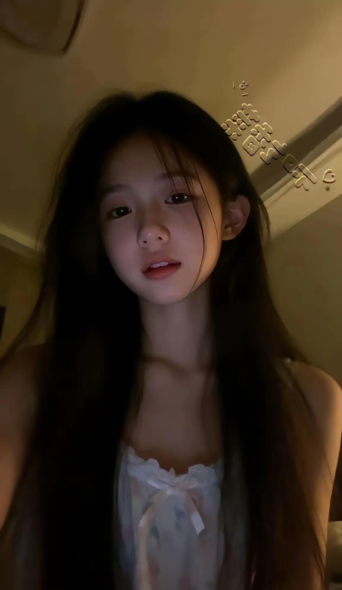 半夜出现在面前你怕不怕？女朋友半夜突然出现在面前吓你一跳？我没吓傻，当场哭崩