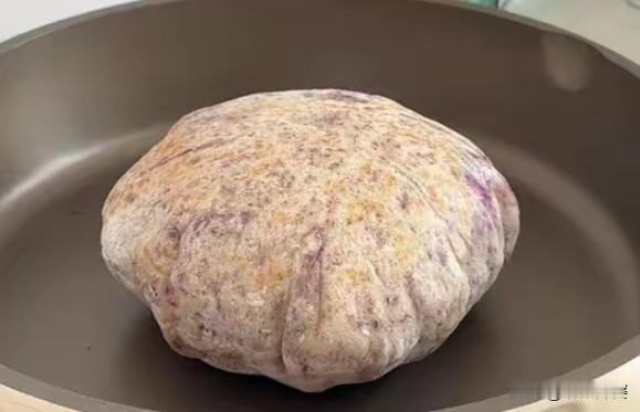 外婆算是把面粉玩明白了，这个无油无糖的低卡美食，我一口气吃了3个不得不说外婆