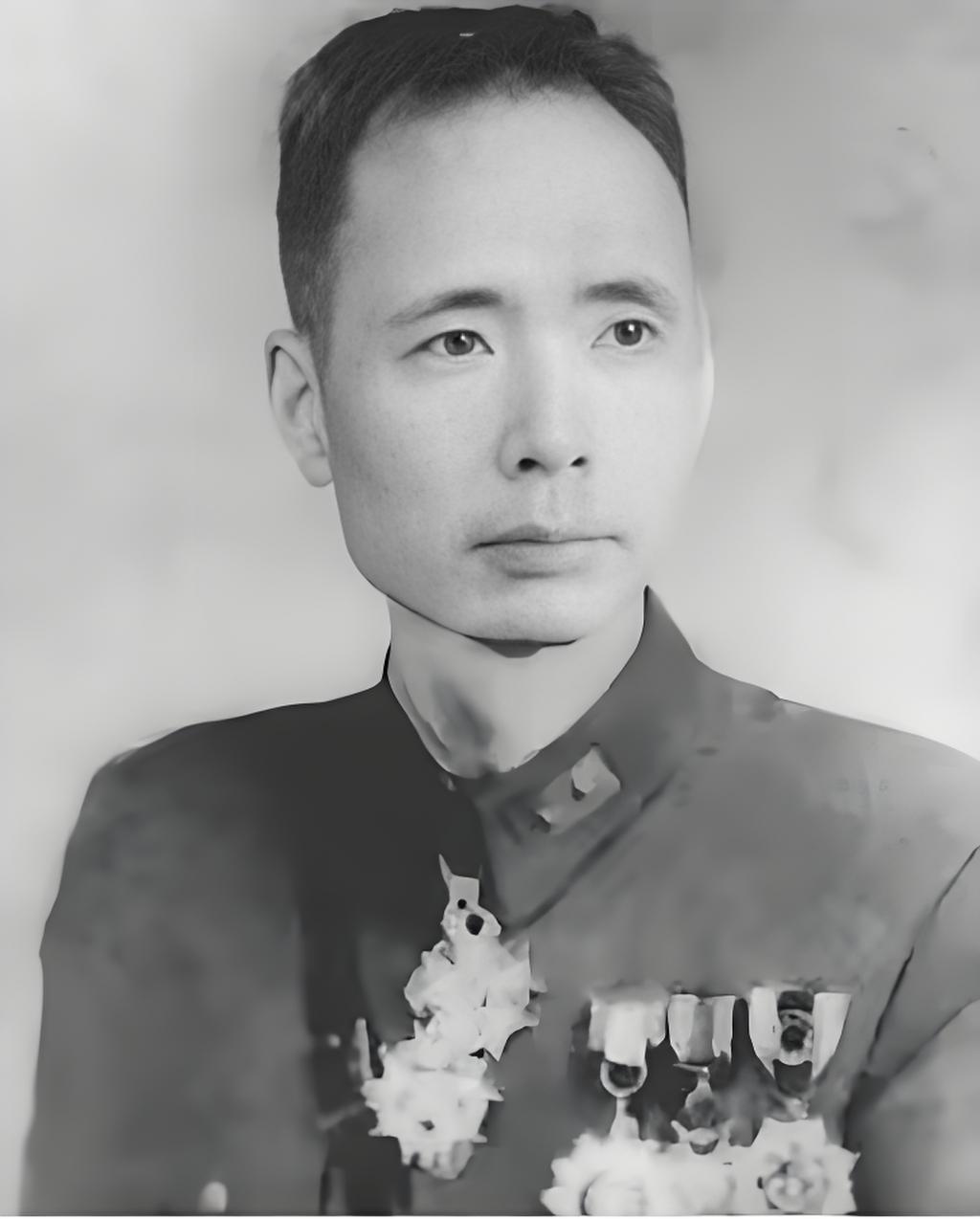 1934年，川军军长郭汝栋追了红军七天七夜。士兵草鞋磨穿，枪里没几发子弹。第