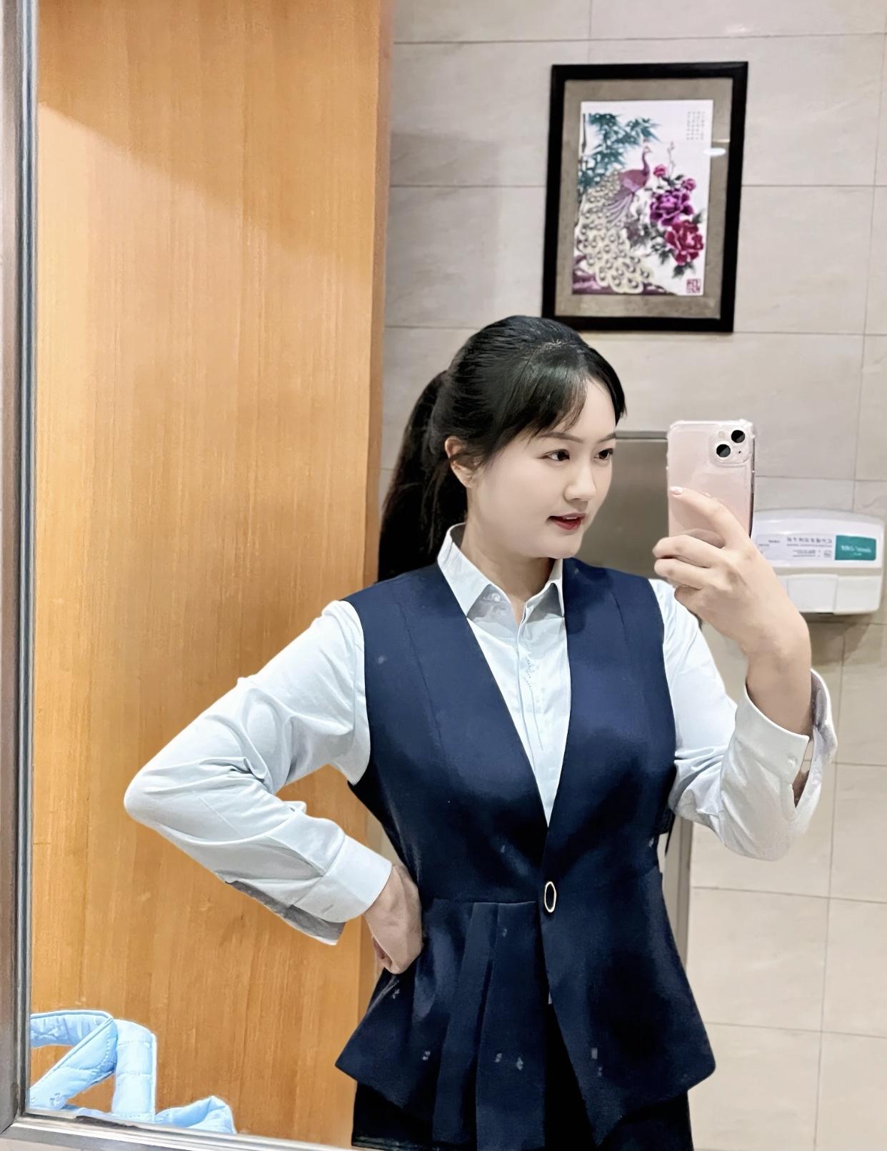 清雅脱俗的美到底长啥样？元气满满的早班打卡，元气满满的一天从这里开始！🌞💼?